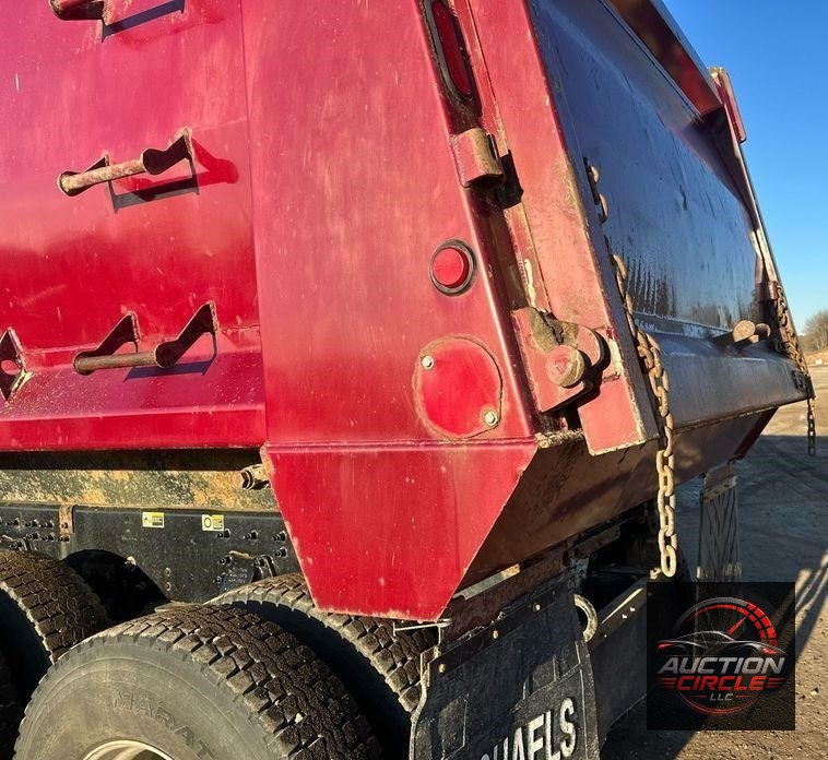 2019 Peterbilt 567  dump truck