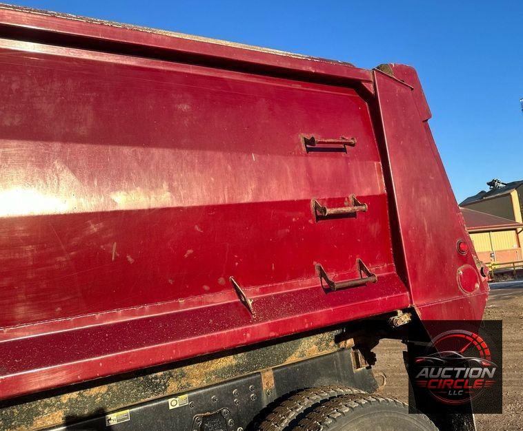 2019 Peterbilt 567  dump truck