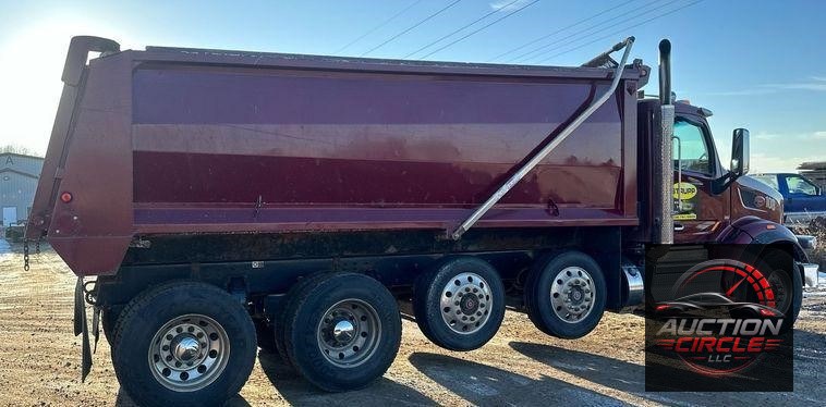 2019 Peterbilt 567  dump truck