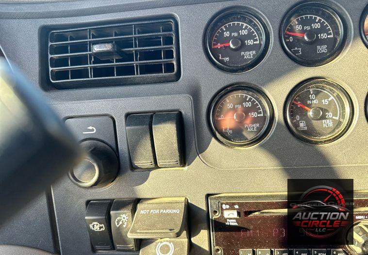 2019 Peterbilt 567  dump truck