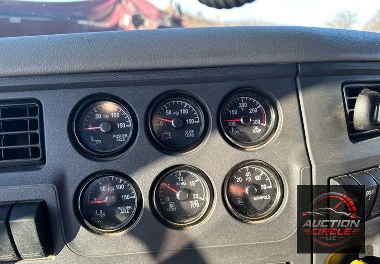 2019 Peterbilt 567  dump truck