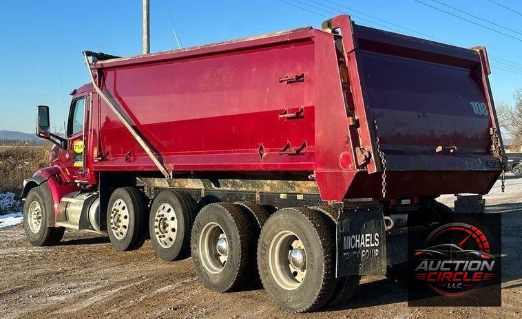 2019 Peterbilt 567  dump truck