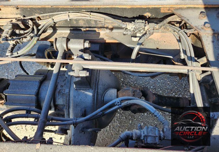 2015 Peterbilt 348  dump truck