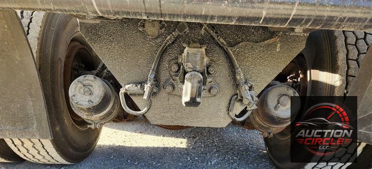 2015 Peterbilt 348  dump truck