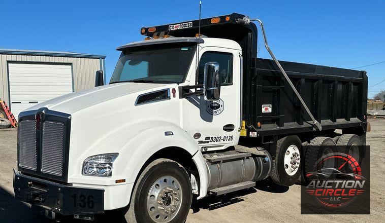 2021 Kenworth T880  dump truck