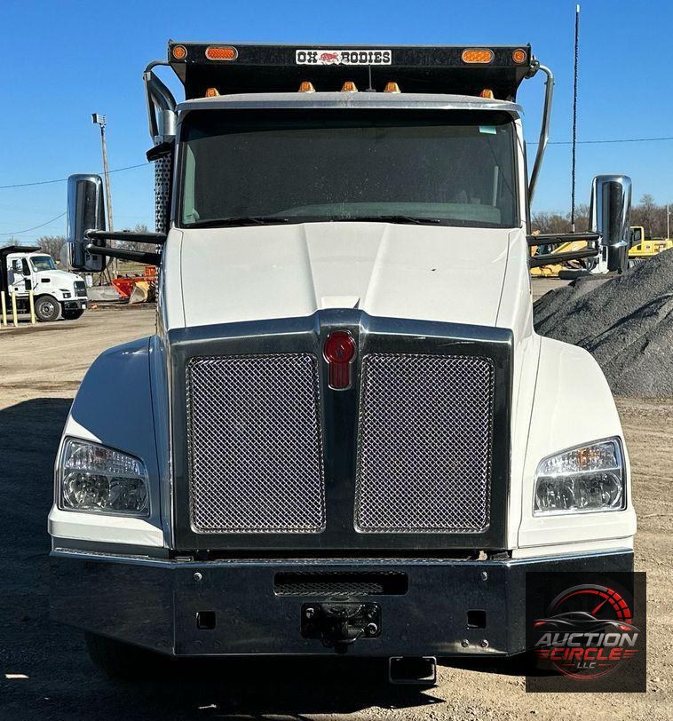 2021 Kenworth T880  dump truck