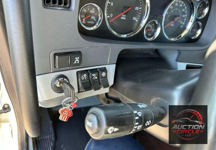 2021 Kenworth T880  dump truck