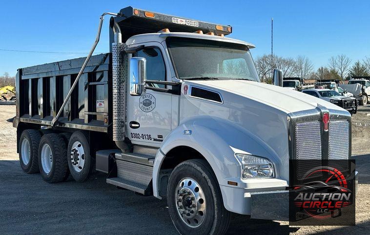 2021 Kenworth T880  dump truck