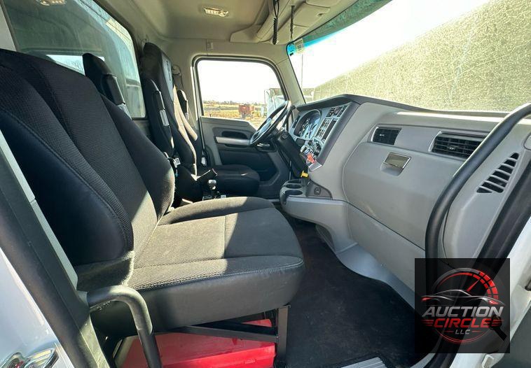 2021 Kenworth T880  dump truck