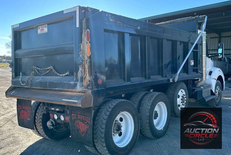 2021 Kenworth T880  dump truck