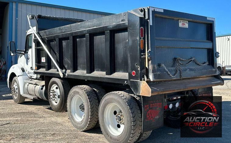 2021 Kenworth T880  dump truck