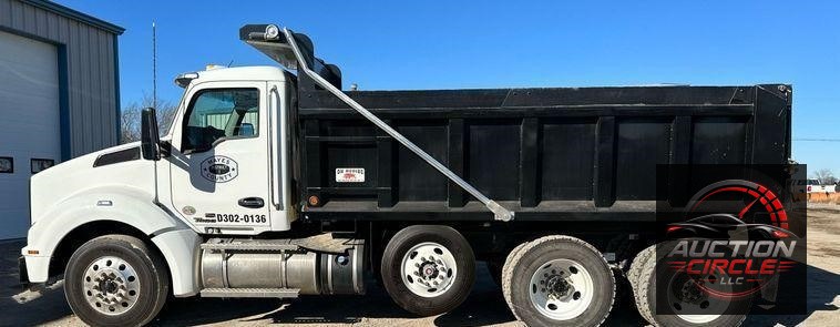 2021 Kenworth T880  dump truck