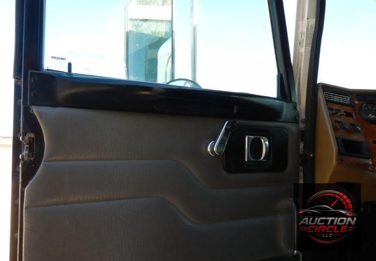 2009 Peterbilt 340