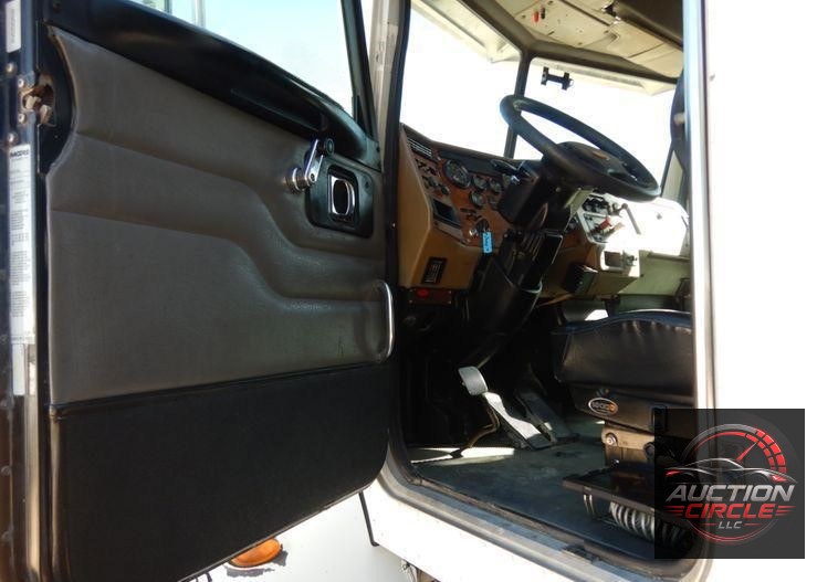 2009 Peterbilt 340