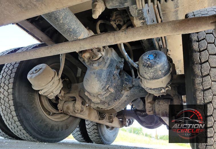 2016 Kenworth T880 dump truck