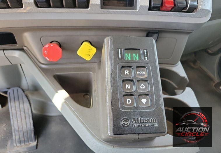 2016 Kenworth T880 dump truck