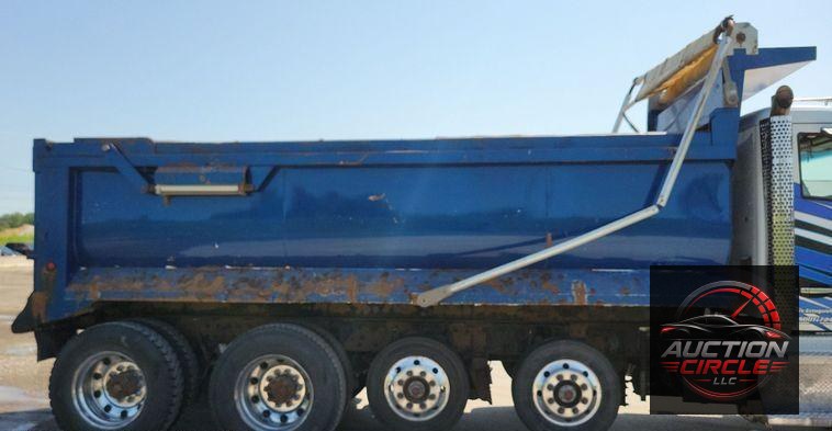 2016 Kenworth T880 dump truck