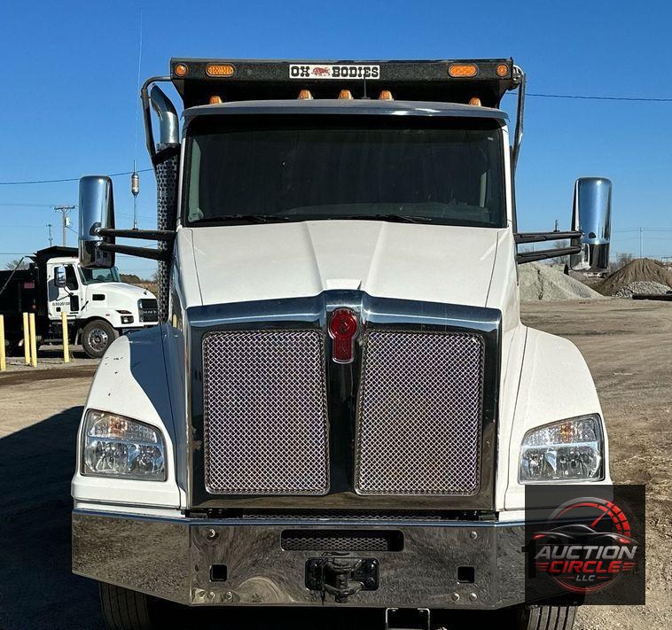 2021 Kenworth T880  dump truck