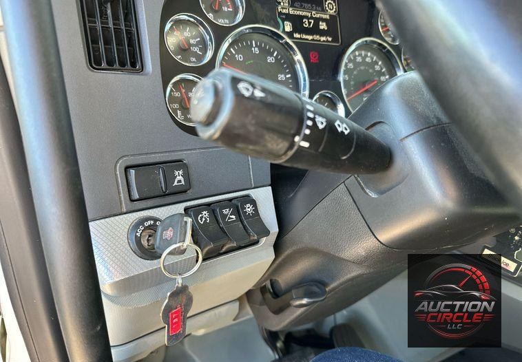 2021 Kenworth T880  dump truck