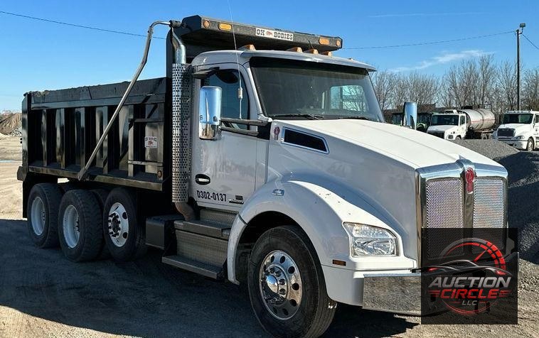 2021 Kenworth T880  dump truck