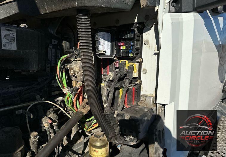 2021 Kenworth T880  dump truck