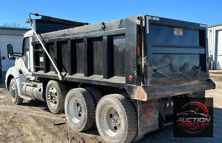 2021 Kenworth T880  dump truck