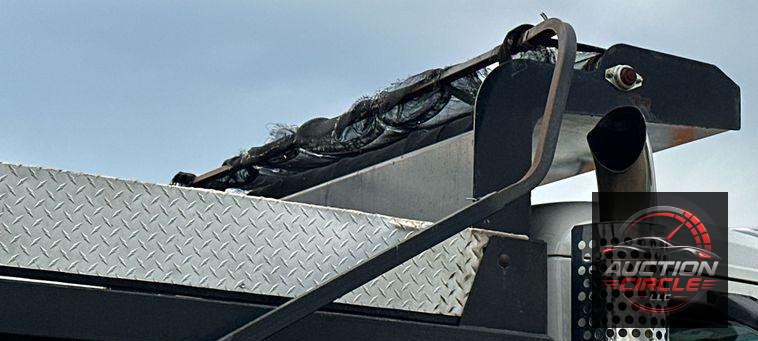 2016 Kenworth  T880 dump truck