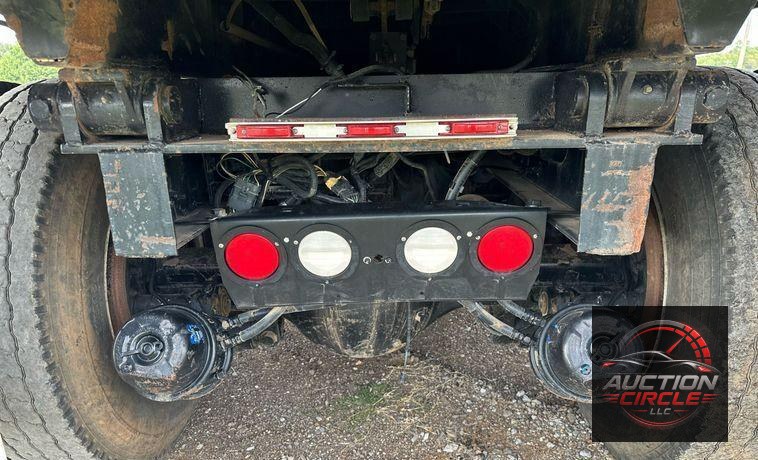2016 Kenworth  T880 dump truck