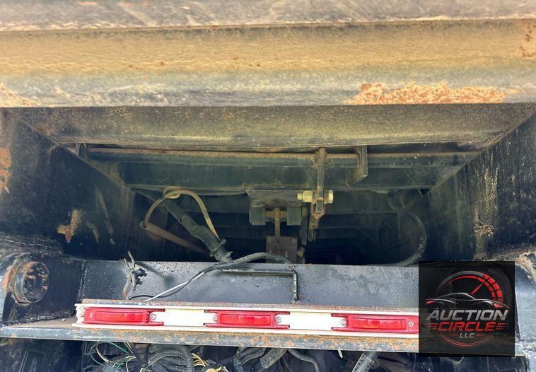 2016 Kenworth  T880 dump truck