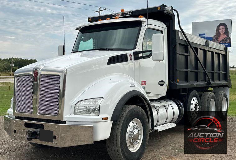 2016 Kenworth  T880 dump truck