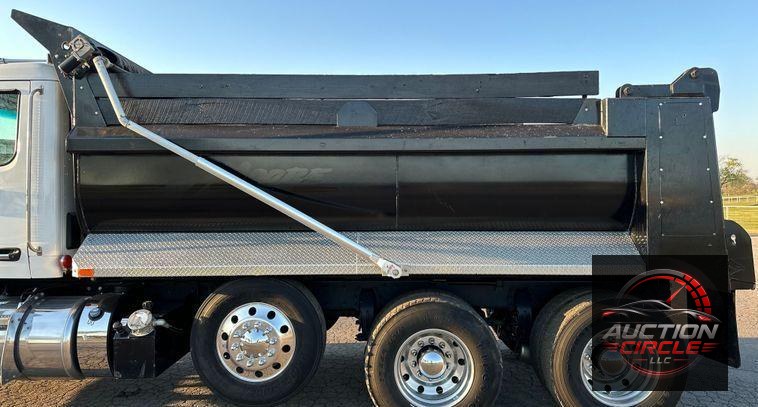 2022 Peterbilt  567 dump truck