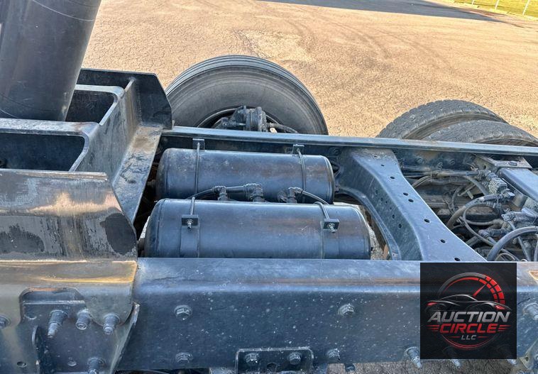 2022 Peterbilt  567 dump truck