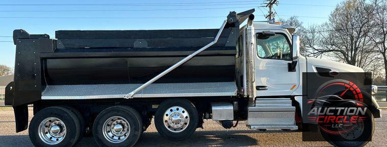 2022 Peterbilt  567 dump truck