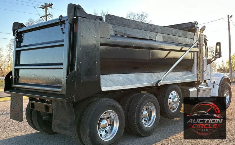 2022 Peterbilt  567 dump truck