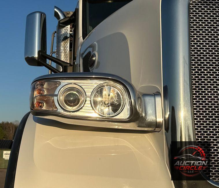 2022 Peterbilt  567 dump truck