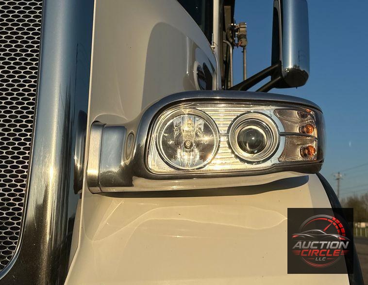 2022 Peterbilt  567 dump truck