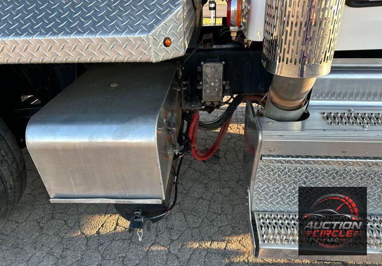 2022 Peterbilt  567 dump truck