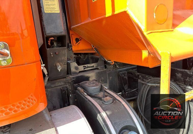 2018 Kenworth T880 dump truck