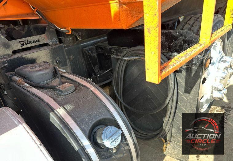 2018 Kenworth T880 dump truck