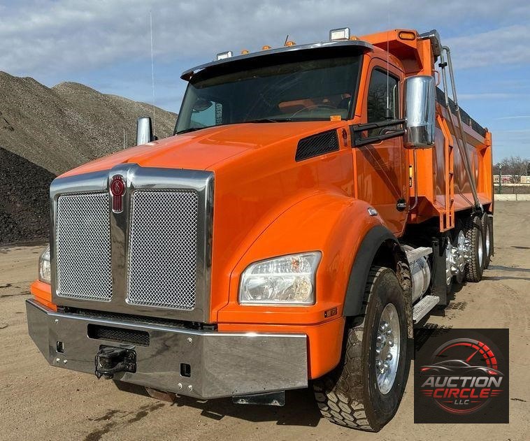 2018 Kenworth T880 dump truck