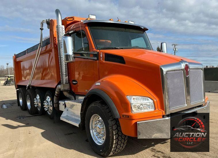 2018 Kenworth T880 dump truck