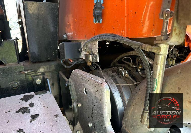 2018 Kenworth T880 dump truck