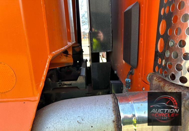 2018 Kenworth T880 dump truck