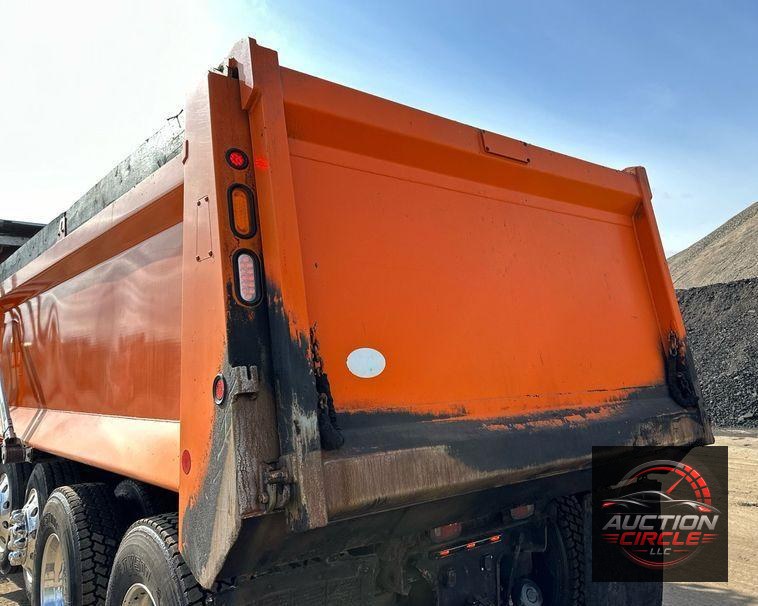 2018 Kenworth T880 dump truck