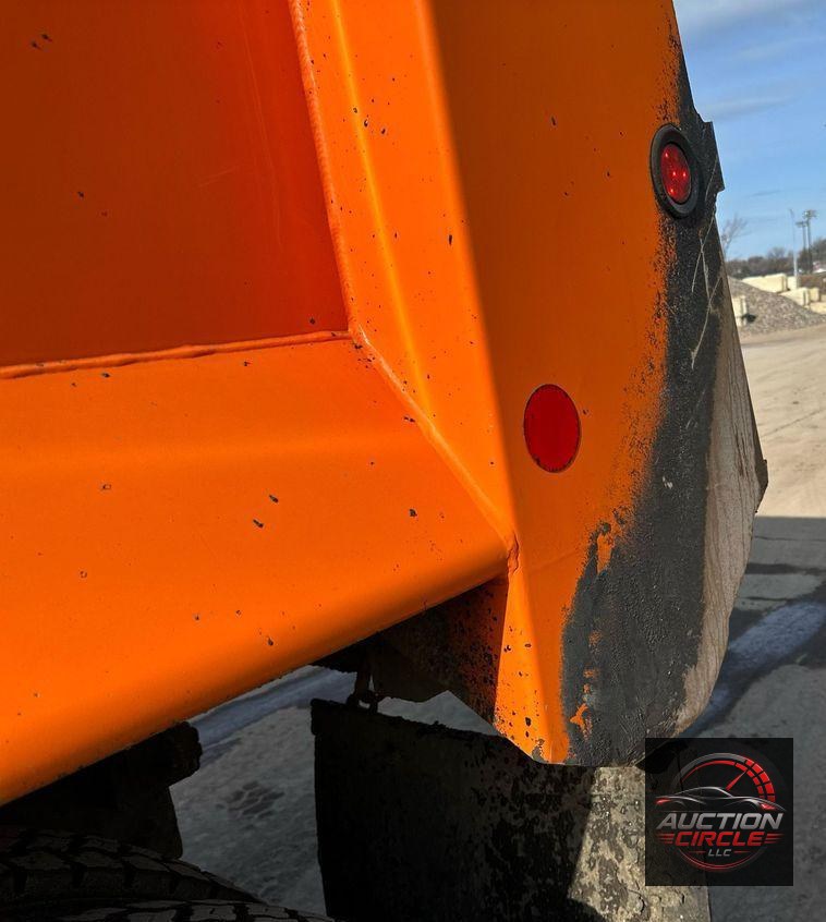 2018 Kenworth T880 dump truck