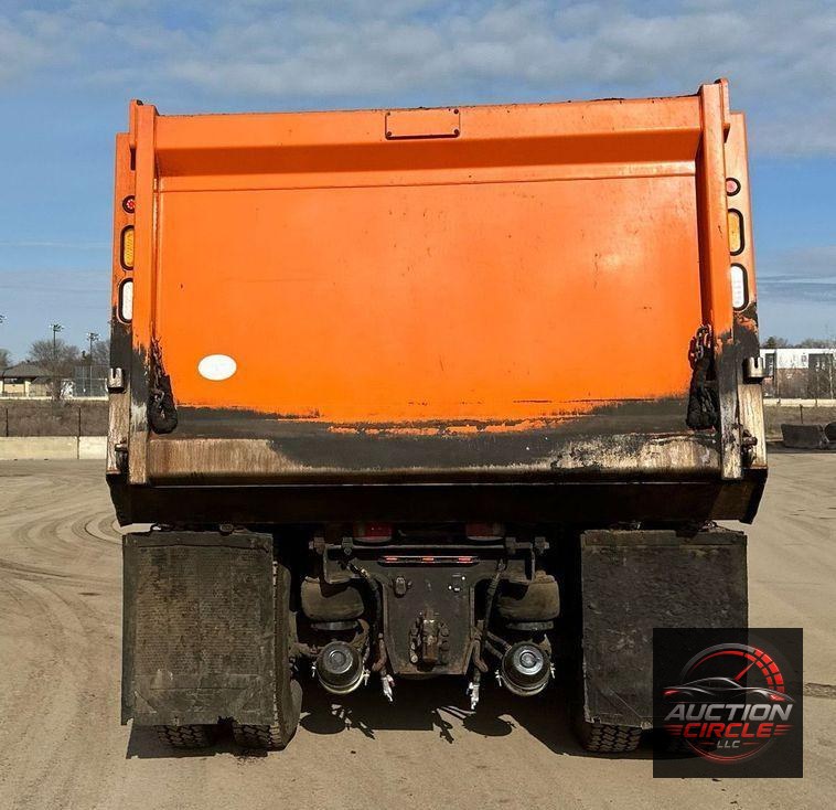 2018 Kenworth T880 dump truck