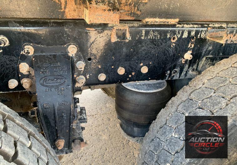 2015 Peterbilt 348 dump truck