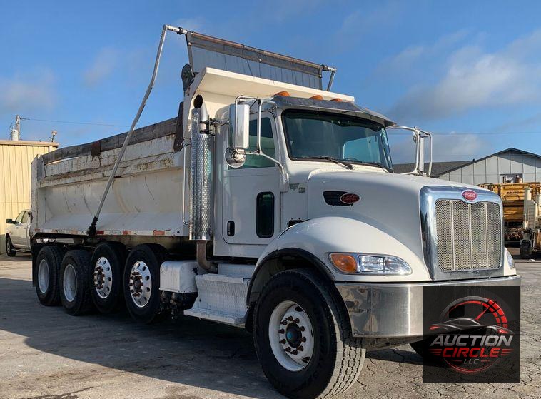 2015 Peterbilt 348 dump truck