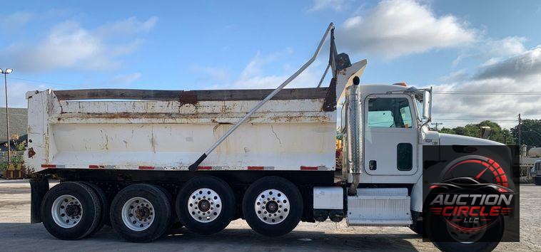 2015 Peterbilt 348 dump truck