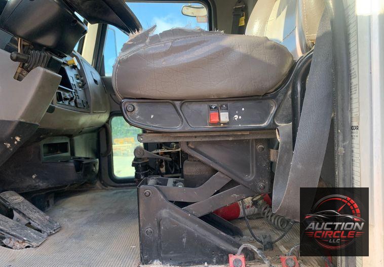 2015 Peterbilt 348 dump truck